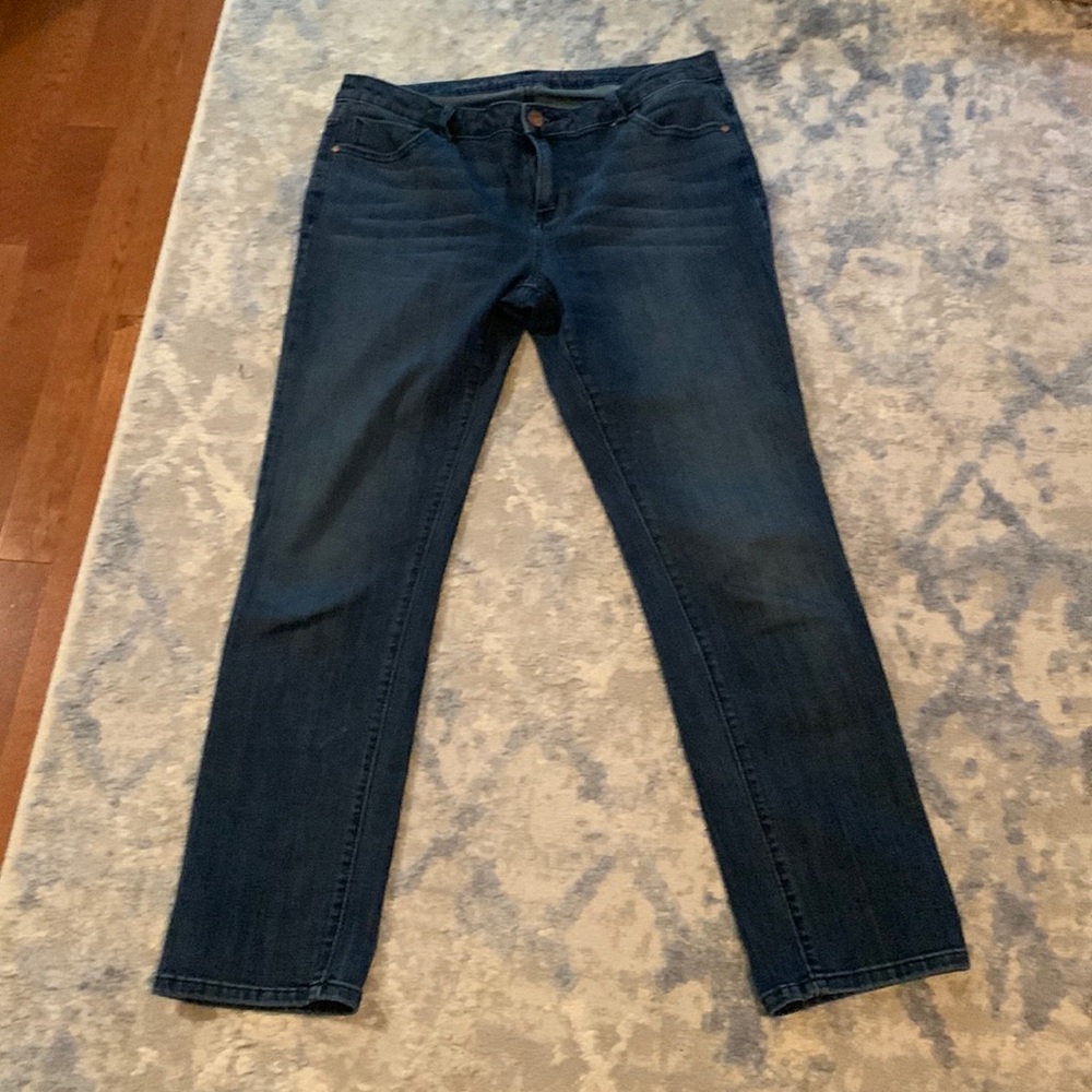 Cropped Vera Wang Jeans. Size 10.